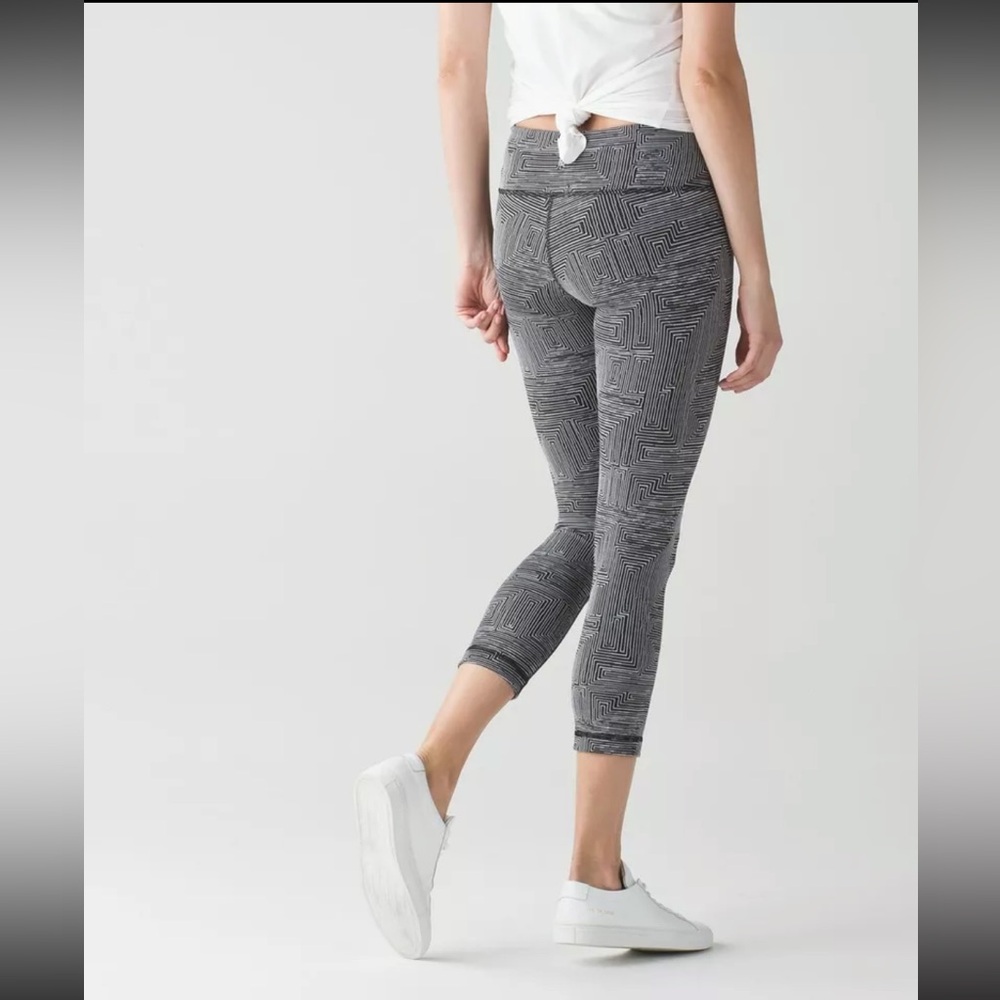 Lululemon Wunder Under Crop Maze Leggings Size 4